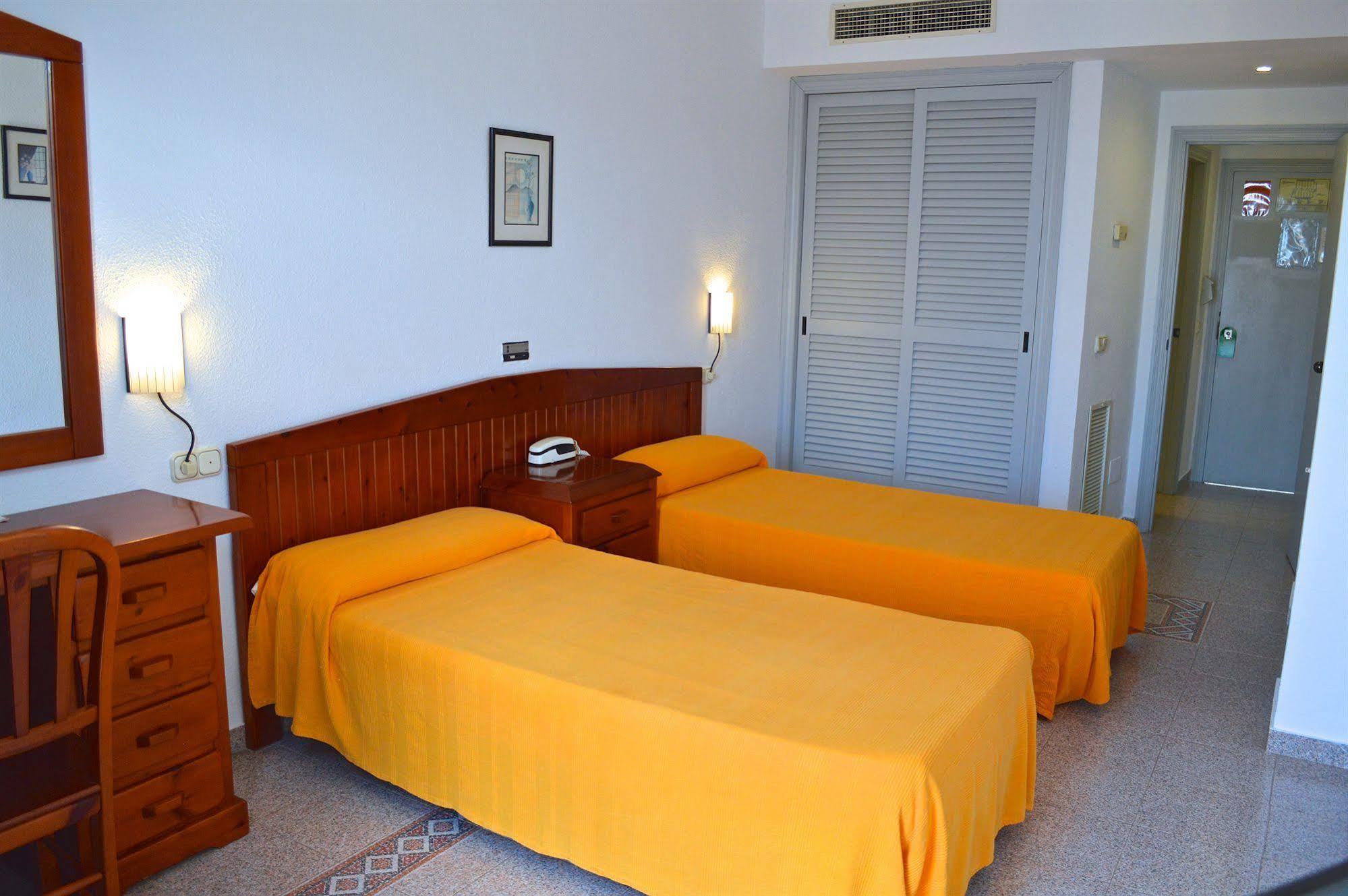 Hostal Molins Park Ibiza Town Exterior photo